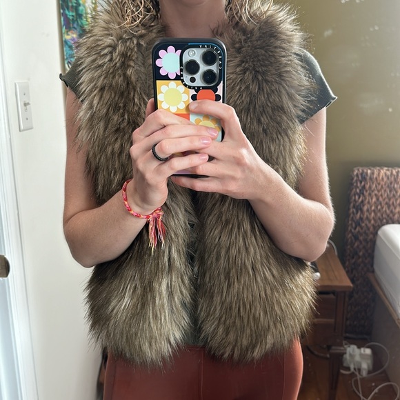 American Eagle faux fur vest - Picture 4 of 4